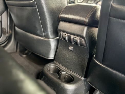 Used 2016 Jeep Wrangler Unlimited Sahara image 32