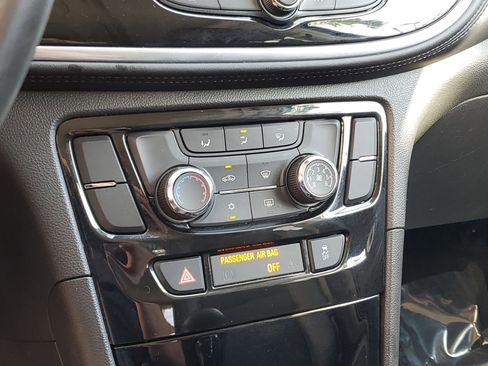 Used 2022 Buick Encore Preferred w/ Safety Package image 27