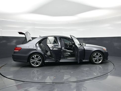 Used 2014 Mercedes-Benz E 350 Sedan image 3