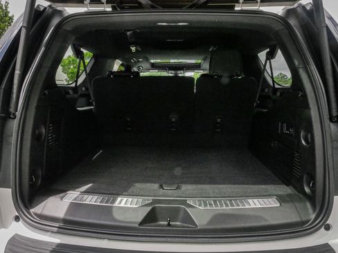 Used 2021 Chevrolet Suburban High Country AWD/4WD image 33