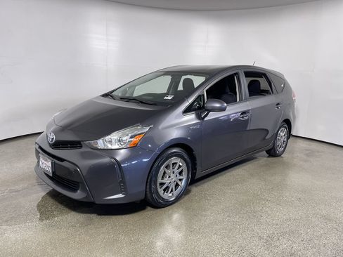 Certified 2017 Toyota Prius V Two FWD image 7