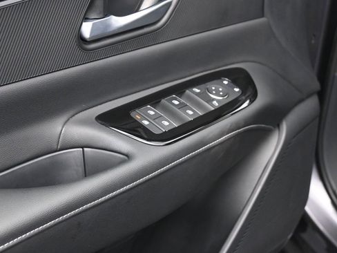 Used 2025 Nissan Murano SV image 16