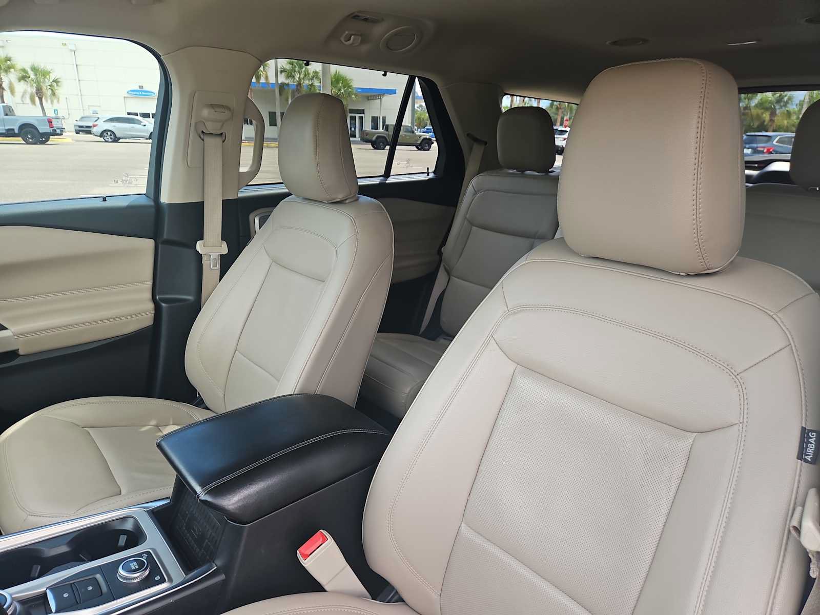 Used 2022 Ford Explorer Limited AWD/4WD image 13