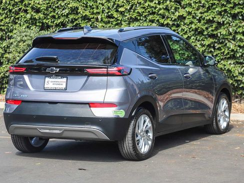 Used 2023 Chevrolet Bolt EUV LT w/ Comfort Package FWD image 6