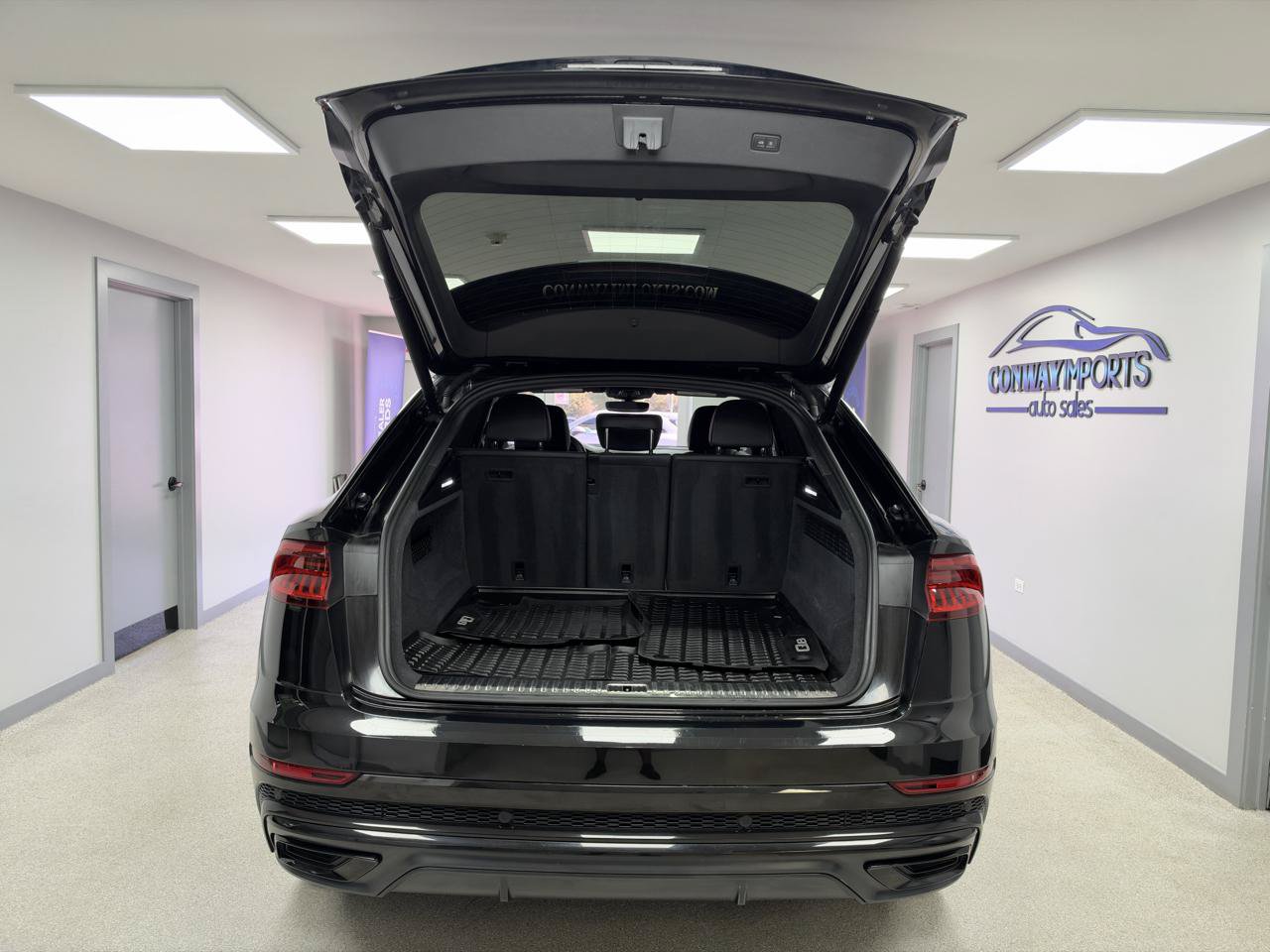 Used 2023 Audi Q8 Prestige w/ Prestige Package AWD/4WD image 37