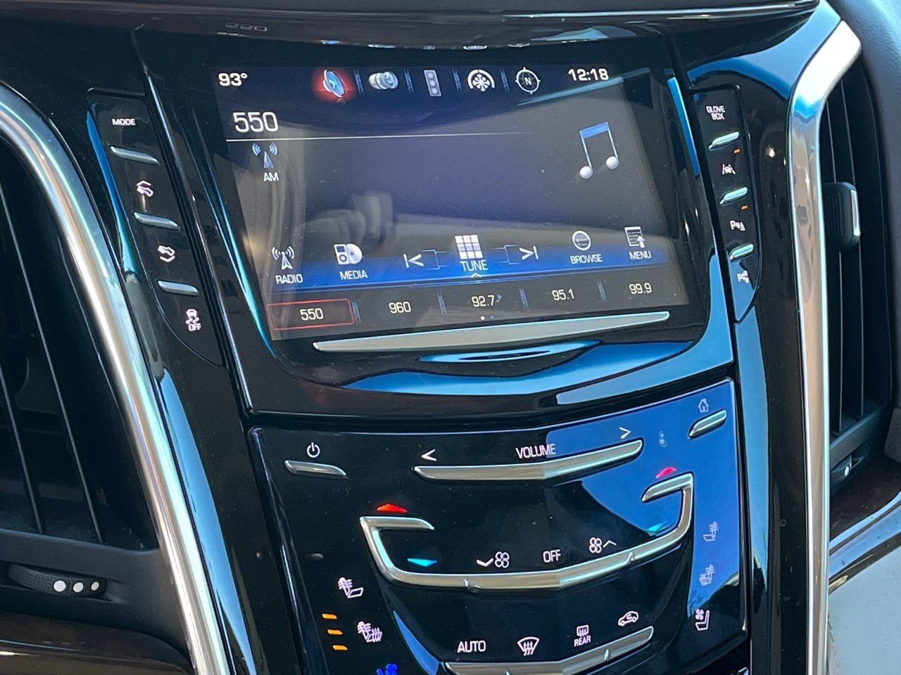Used 2017 Cadillac Escalade Luxury AWD/4WD image 23