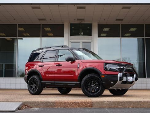 Used 2025 Ford Bronco Sport Badlands w/ Sasquatch Badlands Package image 2