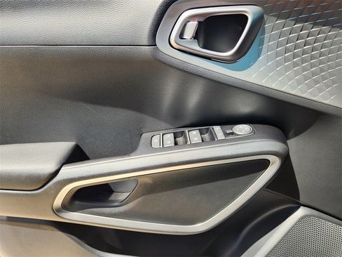 New 2025 Kia Soul S image 17