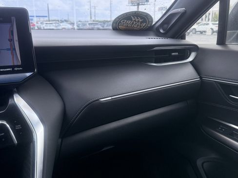 Used 2021 Toyota Venza Limited w/ Carpet Mat Package (TMS) image 20