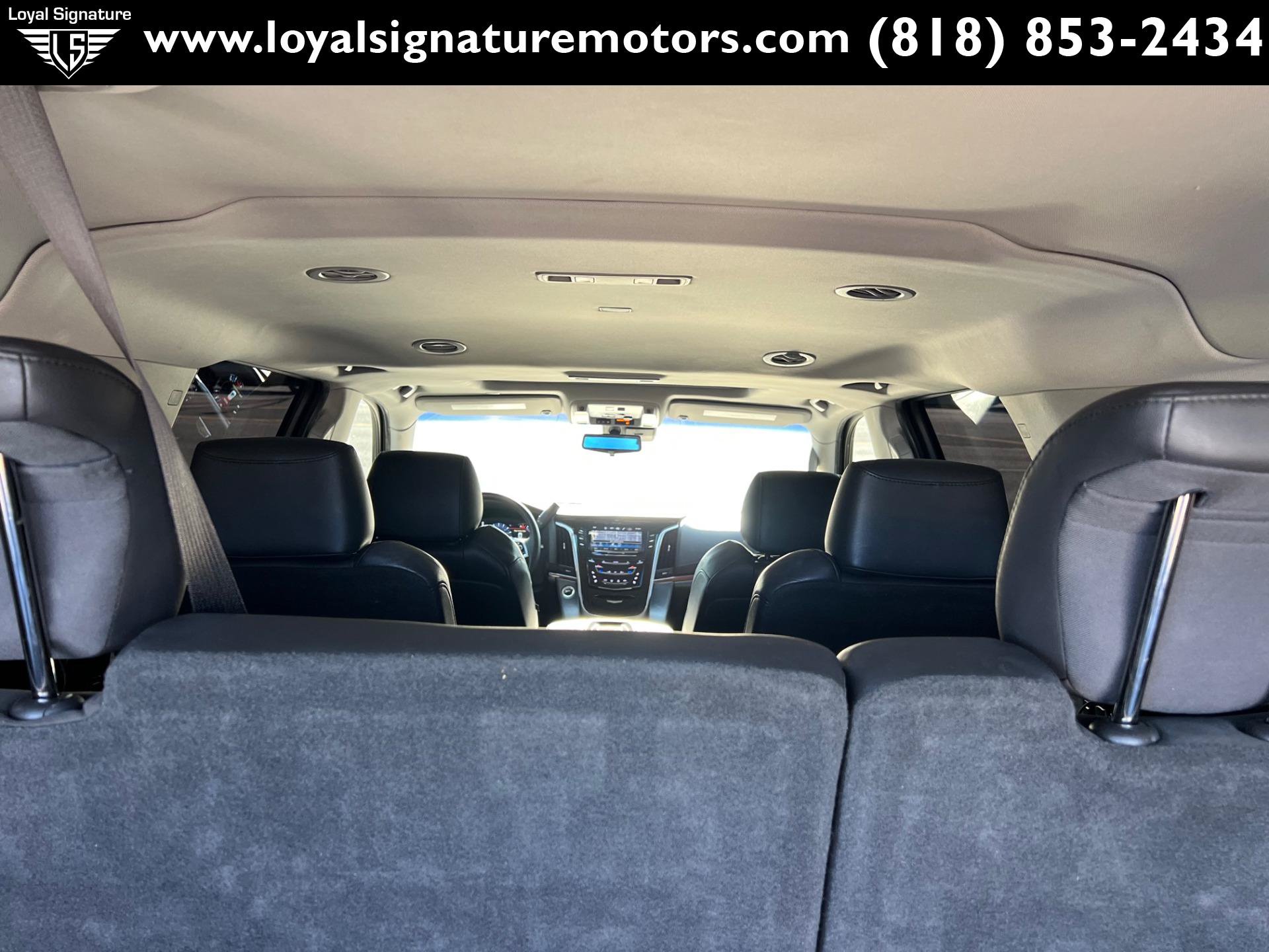 Used 2018 Cadillac Escalade ESV Luxury RWD image 11