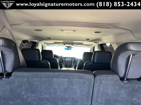 Used 2018 Cadillac Escalade ESV Luxury RWD image 11