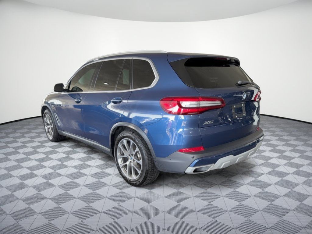 Used 2019 BMW X5 xDrive40i w/ Convenience Package AWD/4WD image 3