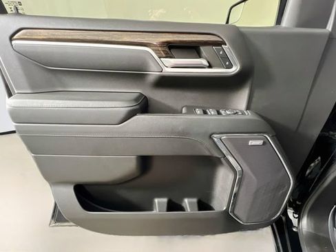 Used 2023 GMC Sierra 1500 Elevation w/ Preferred Package AWD/4WD image 32