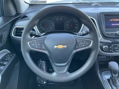 Certified 2024 Chevrolet Equinox LS FWD image 3