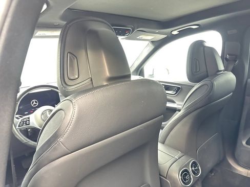 Used 2024 Mercedes-Benz GLC 300 image 32