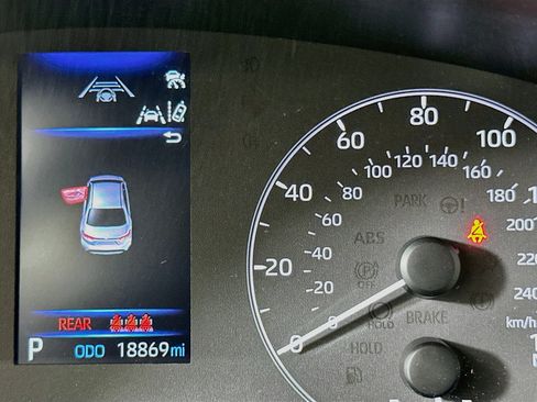 Used 2025 Toyota Corolla LE FWD image 18