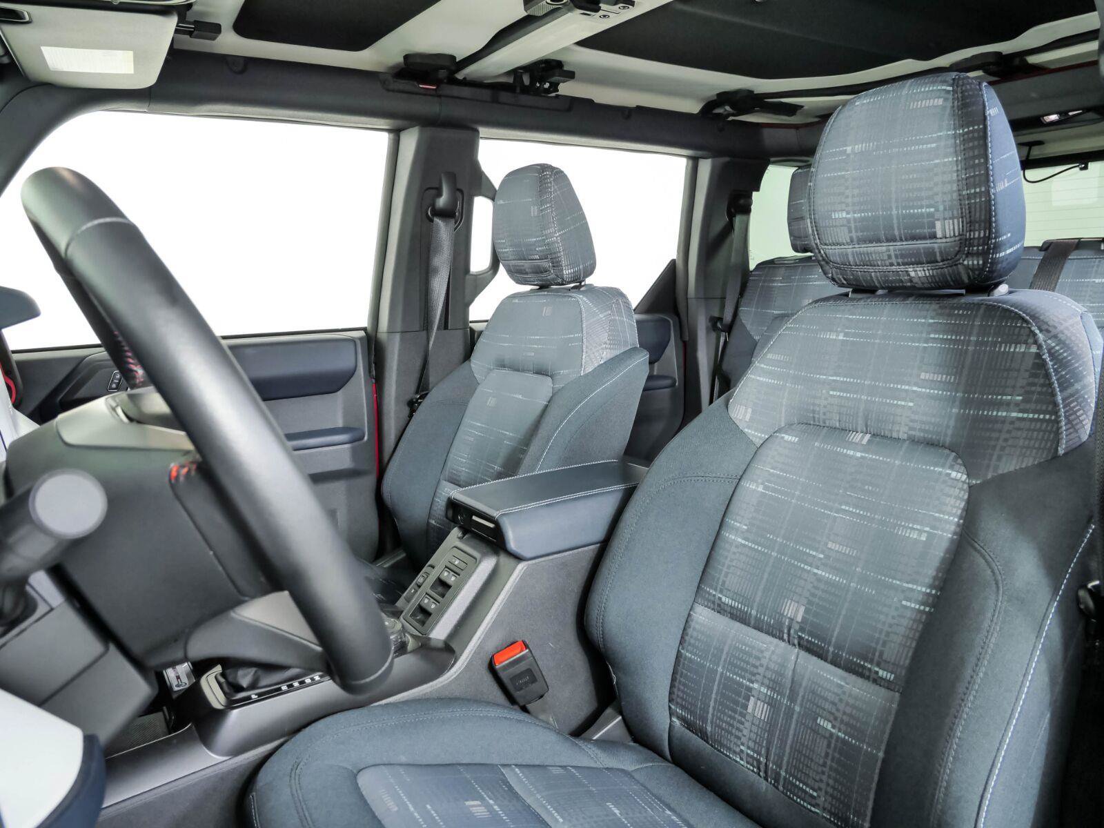Used 2025 Ford Bronco Heritage Edition AWD/4WD image 5