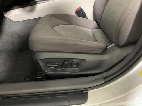 Used 2022 Toyota Camry LE FWD image 19