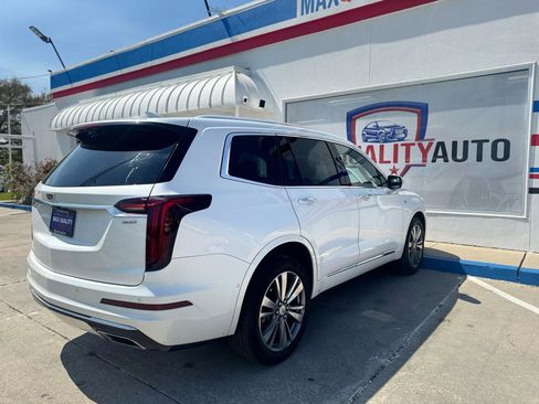 Used 2022 Cadillac XT6 Premium Luxury w/ Technology Package image 32