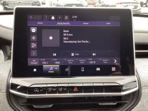 Used 2024 Jeep Compass Latitude image 5