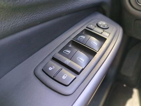 Used 2019 Jeep Cherokee Latitude w/ Popular Appearance Group FWD image 26