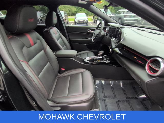 Used 2024 Chevrolet Trax RS w/ Sunroof Package FWD image 27