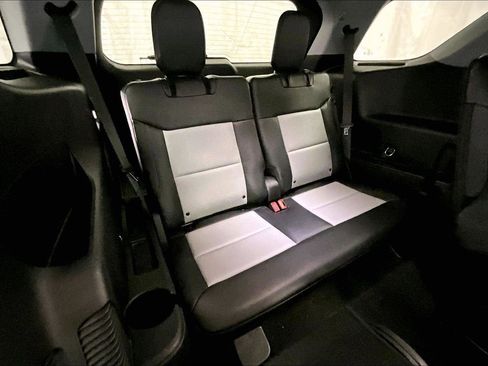 Certified 2022 Ford Explorer XLT w/ Equipment Group 202A image 27