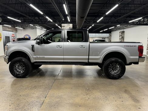 Used 2022 Ford F250 Lariat w/ Tremor Off-Road Package image 4