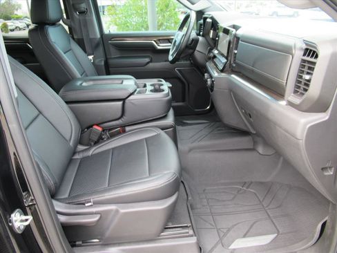 Used 2023 Chevrolet Silverado 1500 LT w/ Protection Package image 10