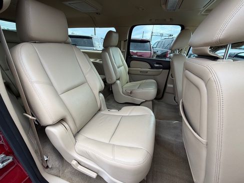 Used 2014 GMC Yukon XL Denali AWD/4WD image 8