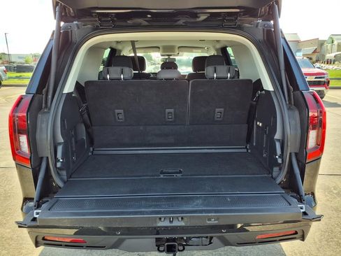 Used 2025 Ford Expedition Active AWD/4WD image 29