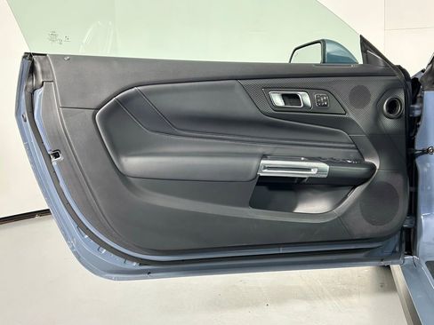 Used 2025 Ford Mustang GT Premium image 34