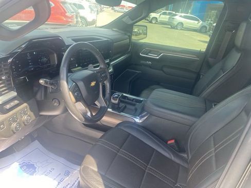 Used 2023 Chevrolet Silverado 1500 High Country w/ High Country Premium Package image 16