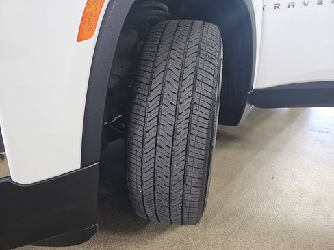 Certified 2023 Chevrolet Traverse LT FWD image 39