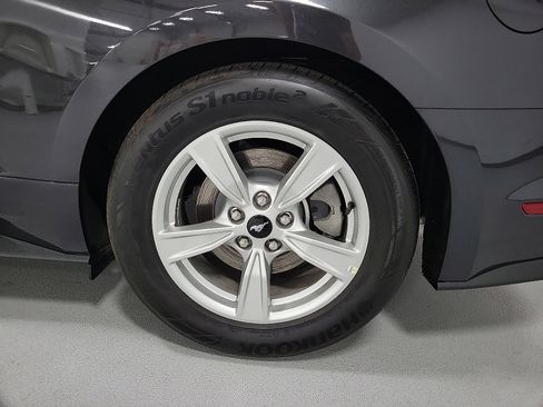 Used 2023 Ford Mustang Coupe RWD image 9