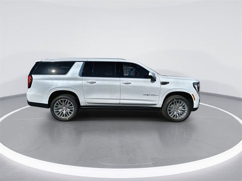 New 2026 GMC Yukon XL Denali w/ Sun & Power Step Package image 9
