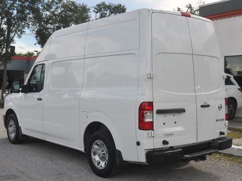 Used 2021 Nissan NV 2500 SV image 10