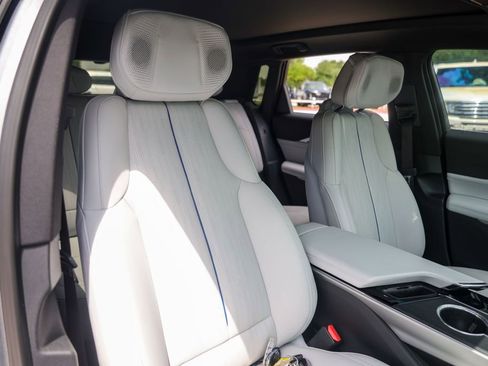 Used 2025 Cadillac Lyriq Sport AWD/4WD image 29