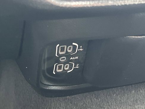 Used 2019 RAM 1500 Laramie image 18