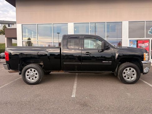 Used 2011 Chevrolet Silverado 2500 LTZ w/ LTZ Plus Package AWD/4WD image 5