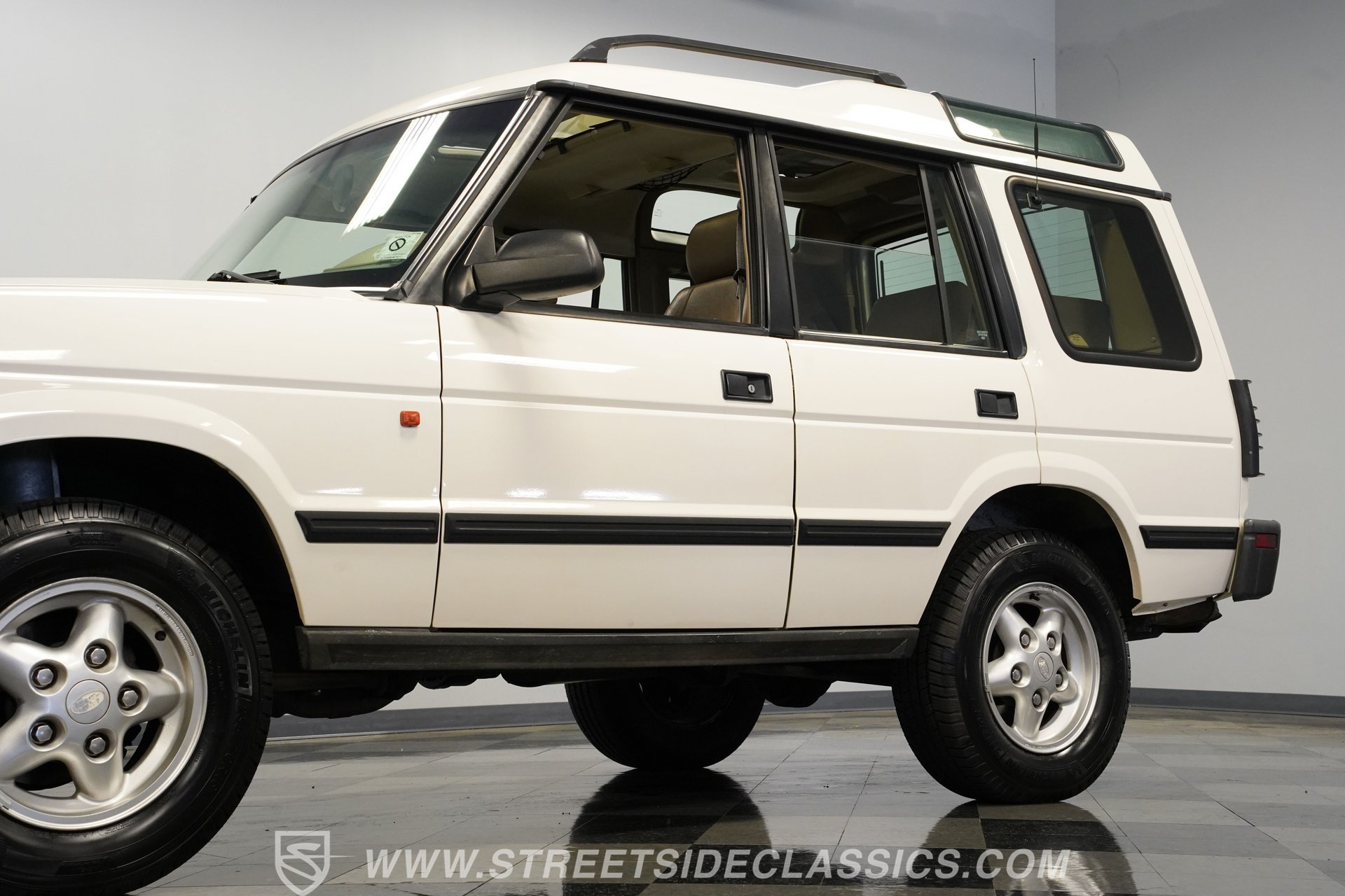 Used 1996 Land Rover Discovery AWD/4WD image 23