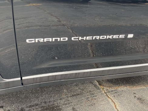 Certified 2024 Jeep Grand Cherokee Laredo image 25