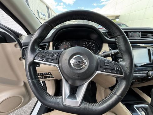 Used 2018 Nissan Rogue SL w/ Premium Package FWD image 11