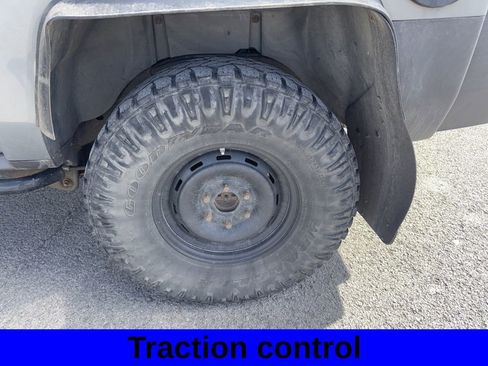 Used 2010 HUMMER H3T Adventure image 9