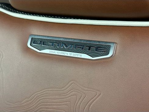 Used 2024 GMC Yukon Denali Ultimate AWD/4WD image 23