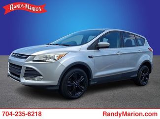 Used 2015 Ford Escape SE AWD/4WD video 1