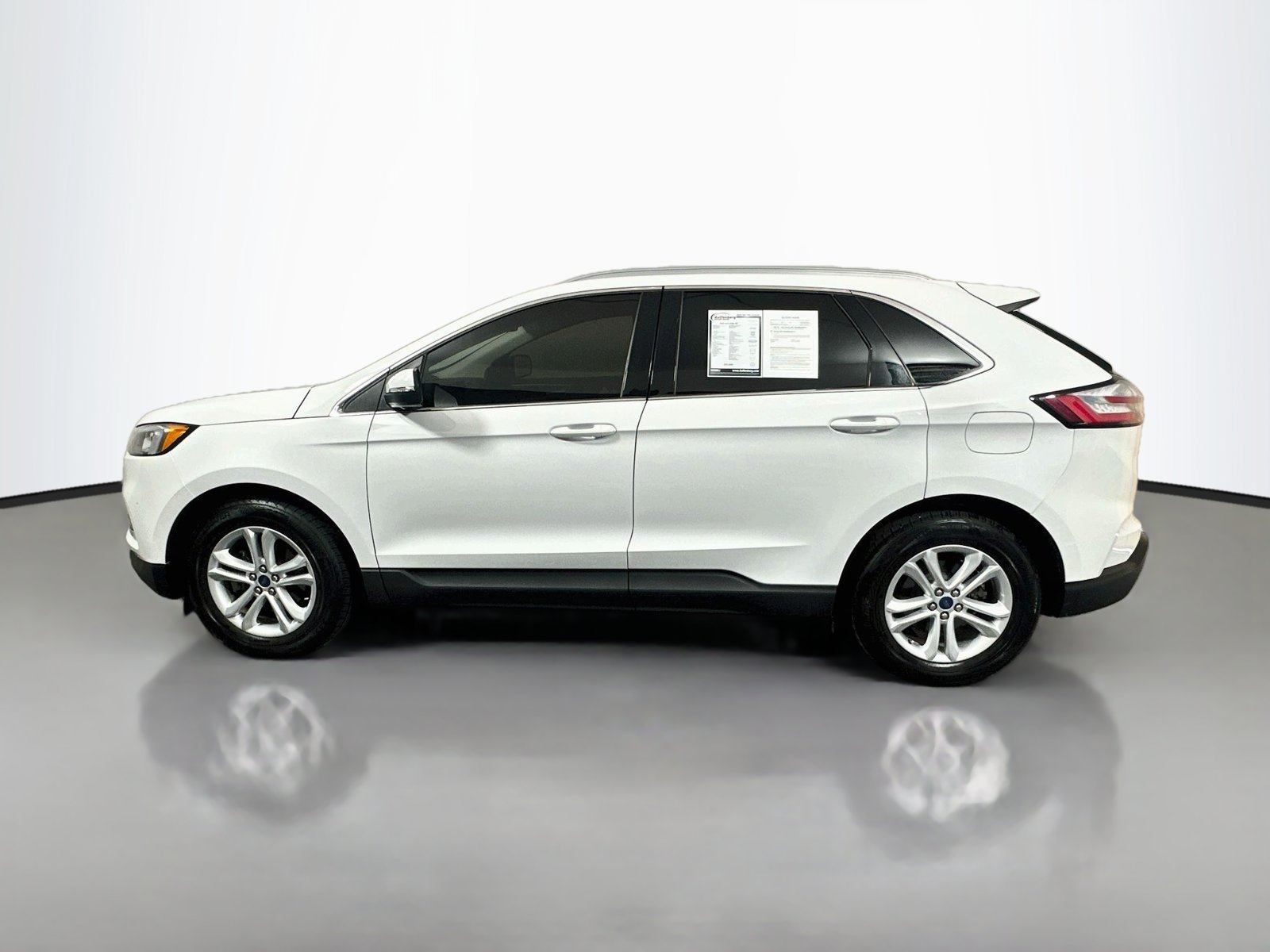 Used 2020 Ford Edge SEL w/ Convenience Package FWD image 4
