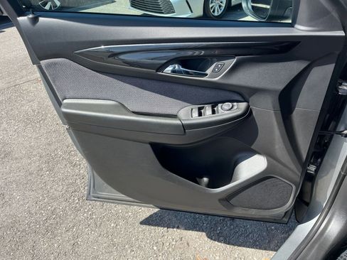 Used 2025 Chevrolet TrailBlazer LT FWD image 18