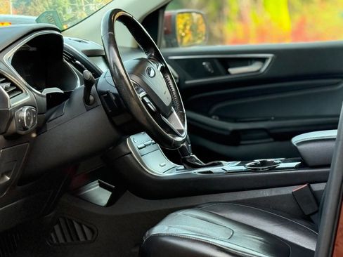 Used 2015 Ford Edge Titanium w/ Technology Package image 5
