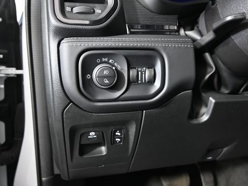 Used 2024 RAM 1500 Limited AWD/4WD image 24